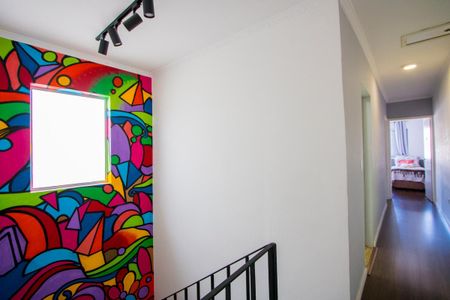 Casa à venda com 250m², 3 quartos e 4 vagas Casa à venda com 250m², 3 quartos e 4 vagasCorredor superior