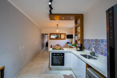 Casa à venda com 250m², 3 quartos e 4 vagas Casa à venda com 250m², 3 quartos e 4 vagasCozinha