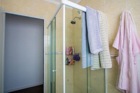 Casa à venda com 250m², 3 quartos e 4 vagas Casa à venda com 250m², 3 quartos e 4 vagasBanheiro Social