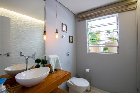 Casa à venda com 250m², 3 quartos e 4 vagas Casa à venda com 250m², 3 quartos e 4 vagasLavabo