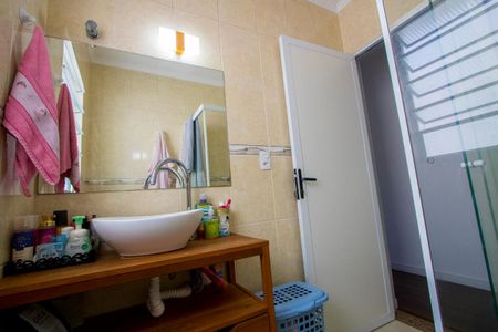 Casa à venda com 250m², 3 quartos e 4 vagas Casa à venda com 250m², 3 quartos e 4 vagasBanheiro Social