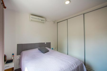 Casa à venda com 250m², 3 quartos e 4 vagas Casa à venda com 250m², 3 quartos e 4 vagasSuíte