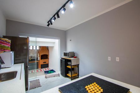 Casa à venda com 250m², 3 quartos e 4 vagas Casa à venda com 250m², 3 quartos e 4 vagasCozinha