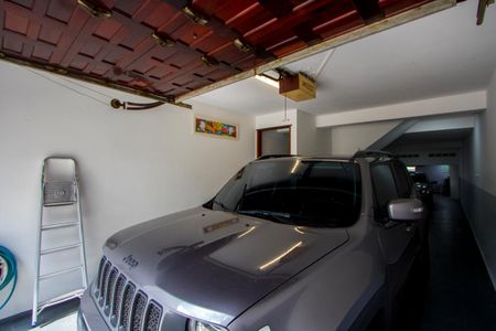Casa à venda com 250m², 3 quartos e 4 vagas Casa à venda com 250m², 3 quartos e 4 vagasGaragem