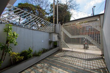 Casa à venda com 250m², 3 quartos e 4 vagas Casa à venda com 250m², 3 quartos e 4 vagasÁrea externa