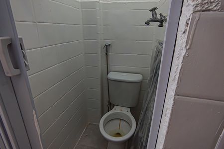 Apartamento à venda com 60m², 3 quartos e sem vaga Apartamento à venda com 60m², 3 quartos e sem vagaBanheiro de Serviço