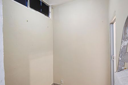 Apartamento à venda com 60m², 3 quartos e sem vaga Apartamento à venda com 60m², 3 quartos e sem vagaHall