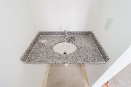 Apartamento à venda com 35m², 2 quartos e sem vagaDetalhe - Banheiro