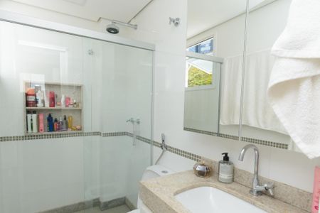 Apartamento à venda com 139m², 2 quartos e 3 vagas Apartamento à venda com 139m², 2 quartos e 3 vagasBanheiro Social