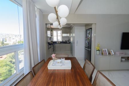 Apartamento à venda com 139m², 2 quartos e 3 vagas Apartamento à venda com 139m², 2 quartos e 3 vagasSala