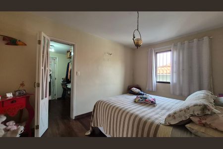 Casa à venda com 180m², 3 quartos e 2 vagas Casa à venda com 180m², 3 quartos e 2 vagasSuíte