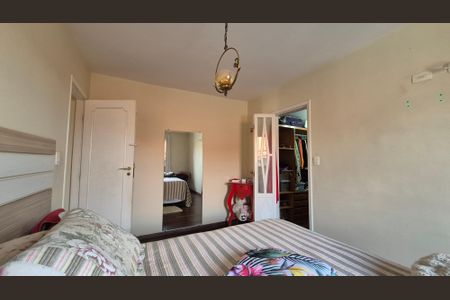 Casa à venda com 180m², 3 quartos e 2 vagas Casa à venda com 180m², 3 quartos e 2 vagasSuíte