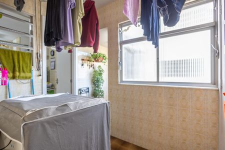 Apartamento à venda com 140m², 3 quartos e 1 vagaÁrea de Serviço