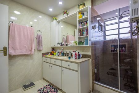 Apartamento à venda com 140m², 3 quartos e 1 vagaBanheiro Social