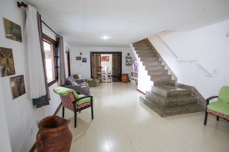 Sala de casa à venda com 4 quartos, 300m² em Curicica, Rio de Janeiro