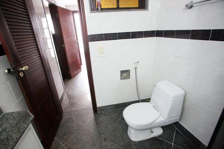 Casa à venda com 300m², 4 quartos e 2 vagasBanheiro Social