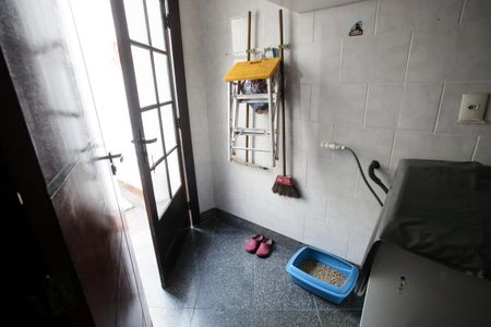 Casa à venda com 300m², 4 quartos e 2 vagasÁrea de Serviço