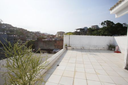 Casa à venda com 300m², 4 quartos e 2 vagasVaranda Suíte 2