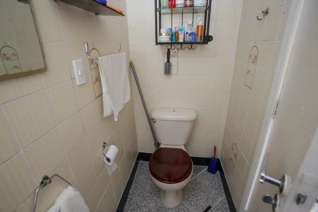 Casa à venda com 300m², 4 quartos e 2 vagasBanheiro da Suíte 1