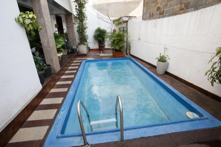 Casa à venda com 300m², 4 quartos e 2 vagasPiscina