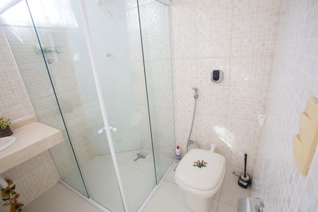 Casa à venda com 300m², 4 quartos e 2 vagasBanheiro da Suíte 2