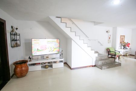 Sala de casa à venda com 4 quartos, 300m² em Curicica, Rio de Janeiro