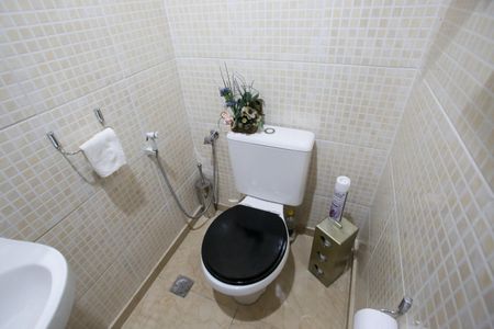 Casa à venda com 300m², 4 quartos e 2 vagasLavabo