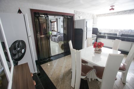Casa à venda com 300m², 4 quartos e 2 vagasCozinha