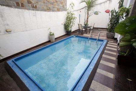 Casa à venda com 300m², 4 quartos e 2 vagasPiscina