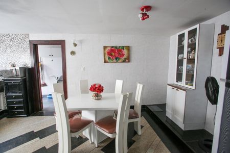 Casa à venda com 300m², 4 quartos e 2 vagasCozinha