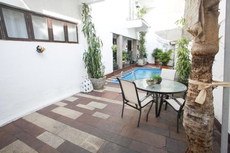 Casa à venda com 300m², 4 quartos e 2 vagasQuintal