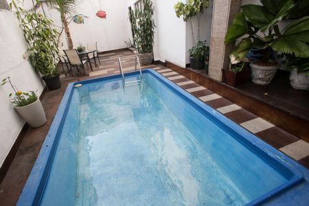Casa à venda com 300m², 4 quartos e 2 vagasPiscina