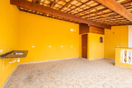 Casa à venda com 141m², 2 quartos e 3 vagas Casa à venda com 141m², 2 quartos e 3 vagasTerraço