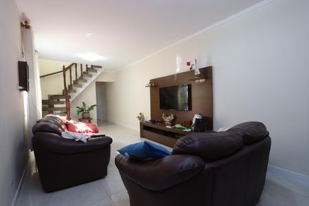 Casa à venda com 250m², 3 quartos e 2 vagasSala