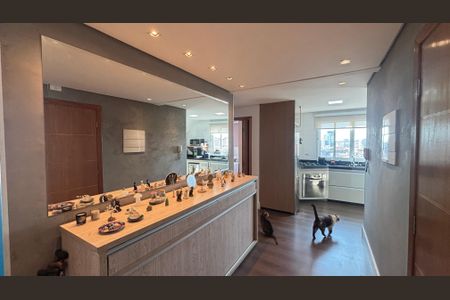 Apartamento à venda com 120m², 2 quartos e 1 vaga Apartamento à venda com 120m², 2 quartos e 1 vagaSala