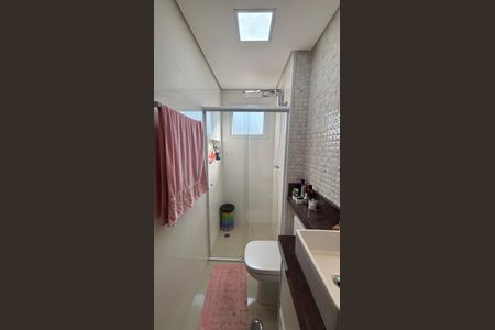 Apartamento à venda com 120m², 2 quartos e 1 vaga Apartamento à venda com 120m², 2 quartos e 1 vagaBanheiro