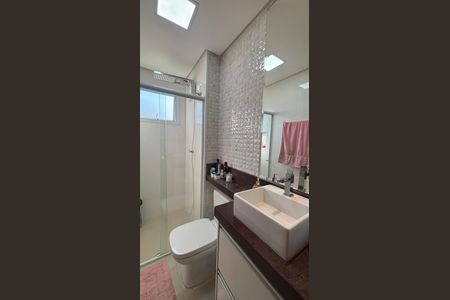 Apartamento à venda com 120m², 2 quartos e 1 vaga Apartamento à venda com 120m², 2 quartos e 1 vagaBanheiro