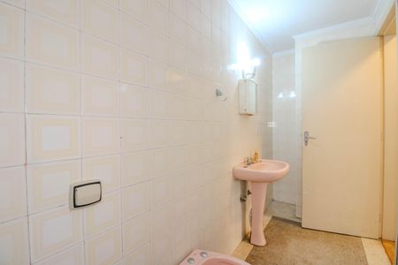 Apartamento à venda com 76m², 2 quartos e sem vaga Apartamento à venda com 76m², 2 quartos e sem vagaBanheiro Social