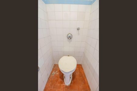 Apartamento à venda com 76m², 2 quartos e sem vaga Apartamento à venda com 76m², 2 quartos e sem vagaBanheiro de Serviço