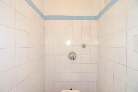 Apartamento à venda com 76m², 2 quartos e sem vaga Apartamento à venda com 76m², 2 quartos e sem vagaBanheiro de Serviço