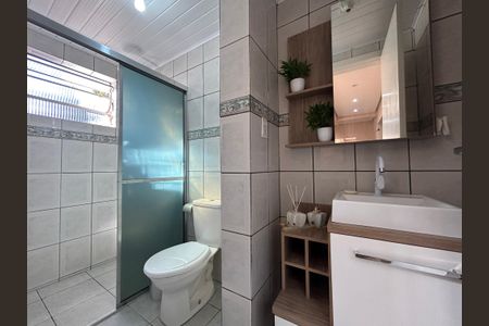 Casa à venda com 120m², 5 quartos e 2 vagas Casa à venda com 120m², 5 quartos e 2 vagasBanheiro Social