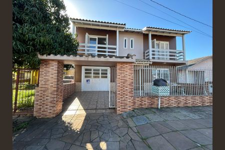 Casa à venda com 120m², 5 quartos e 2 vagas Casa à venda com 120m², 5 quartos e 2 vagasFachada
