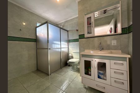 Casa à venda com 120m², 5 quartos e 2 vagas Casa à venda com 120m², 5 quartos e 2 vagasBanheiro da Suíte