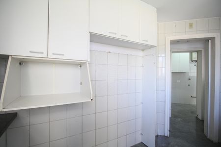 Apartamento à venda com 242m², 4 quartos e 4 vagasCozinha