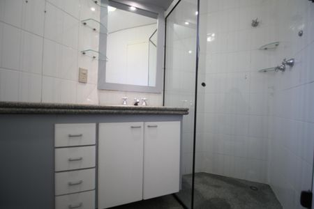 Apartamento à venda com 242m², 4 quartos e 4 vagasBanheiro 1