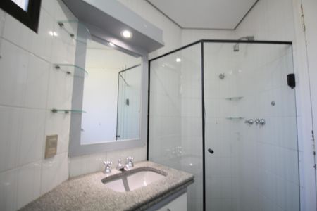 Apartamento à venda com 242m², 4 quartos e 4 vagasBanheiro 2