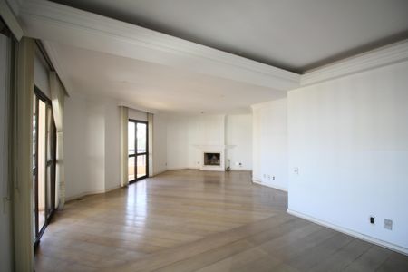 Apartamento à venda com 242m², 4 quartos e 4 vagasSala
