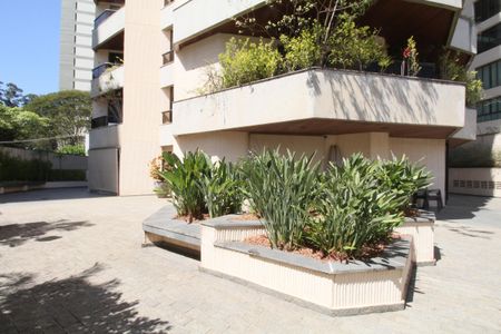 Apartamento à venda com 242m², 4 quartos e 4 vagasFachada