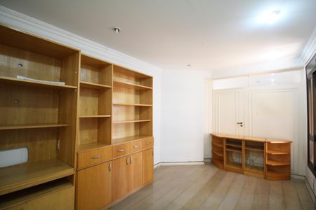 Apartamento à venda com 242m², 4 quartos e 4 vagasQuarto 4