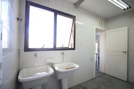 Apartamento à venda com 242m², 4 quartos e 4 vagasÁrea de Serviço